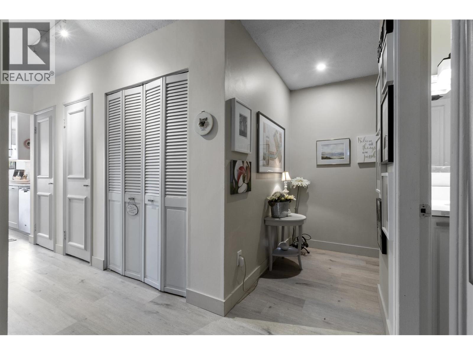 10 140 E 20th Street, North Vancouver, British Columbia  V7L 3A4 - Photo 3 - R3077672