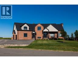 1 Edgemoor Way W, Lethbridge, Alberta
