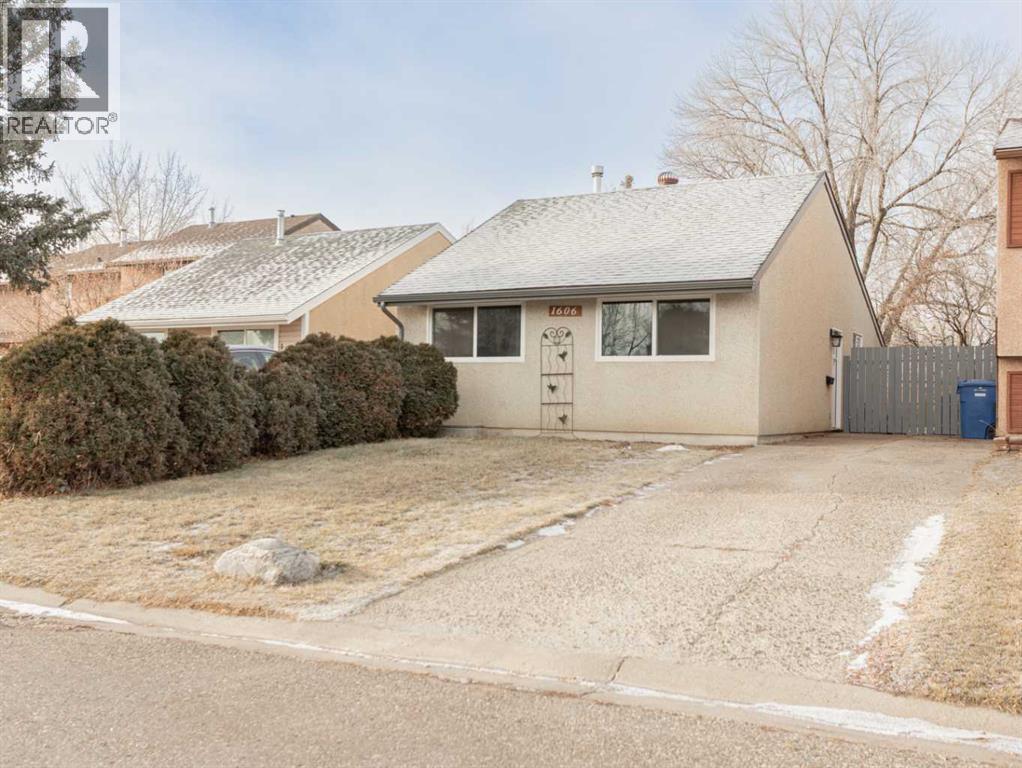 1606 St George Road N, Lethbridge, Alberta  T1H 5A1 - Photo 1 - A2277292