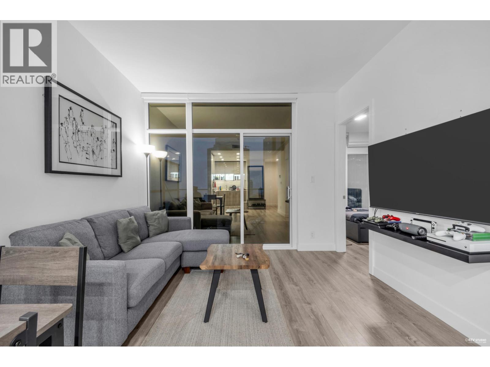 2001 6511 Sussex Avenue, Burnaby, British Columbia  V5H 0K5 - Photo 2 - R3077667