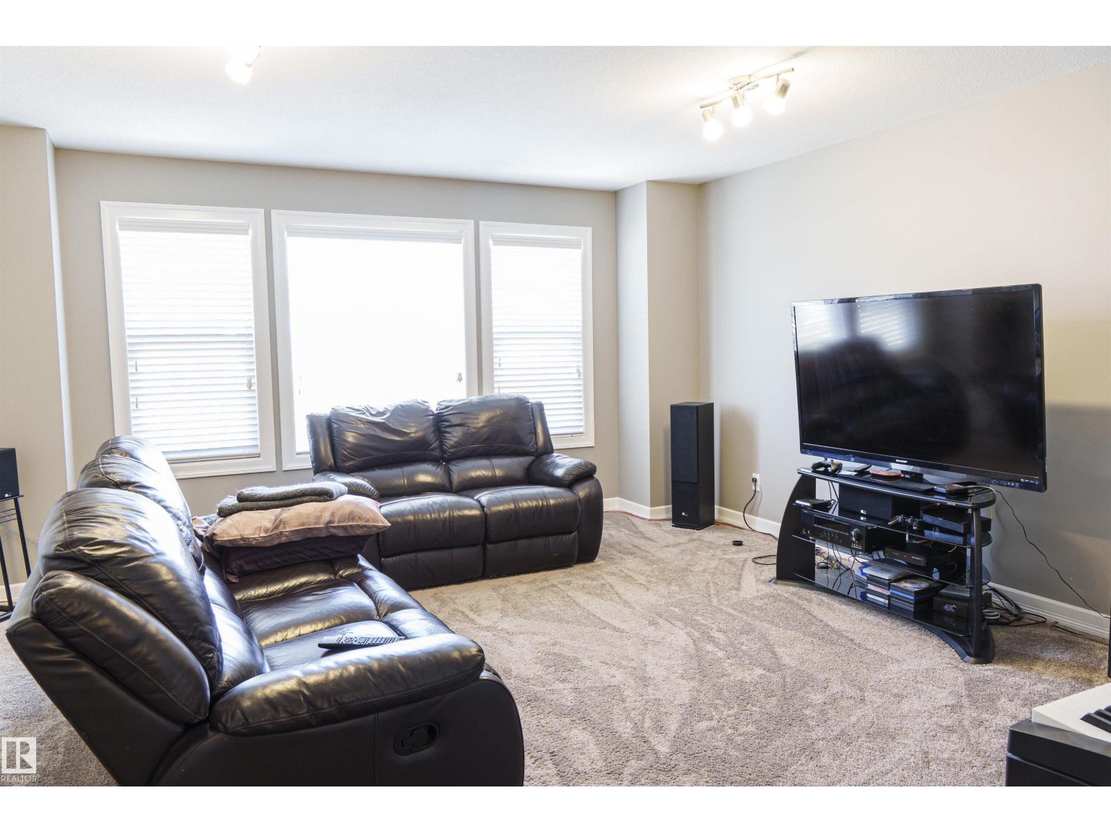 3307 Hilton Cr Nw, Edmonton, Alberta  T6M 0N5 - Photo 8 - E4469485