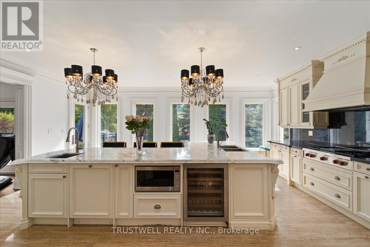 5 Royal Oak Drive, Toronto, Ontario  M3C 2M1 - Photo 16 - C12679074