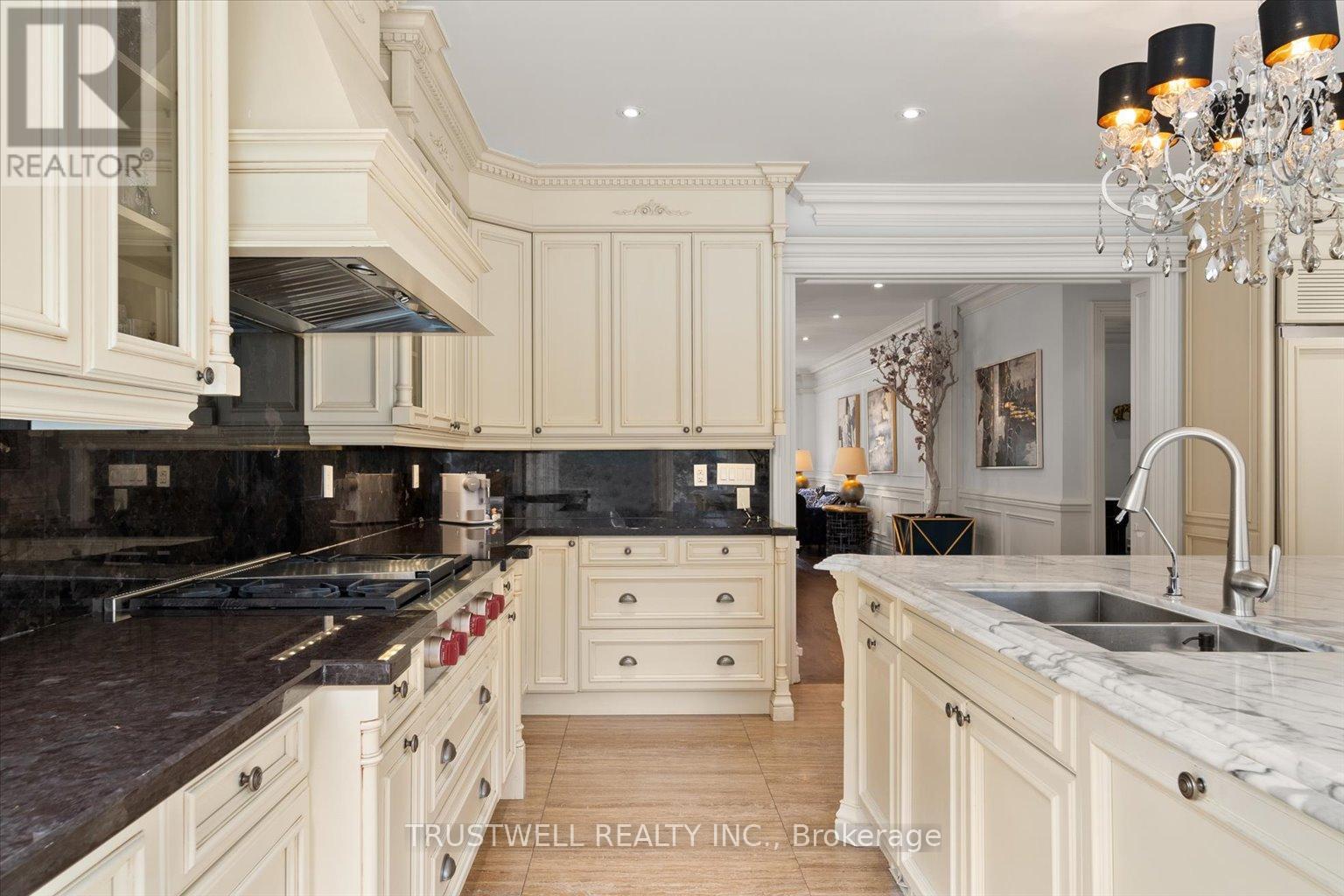 5 Royal Oak Drive, Toronto, Ontario  M3C 2M1 - Photo 20 - C12679074