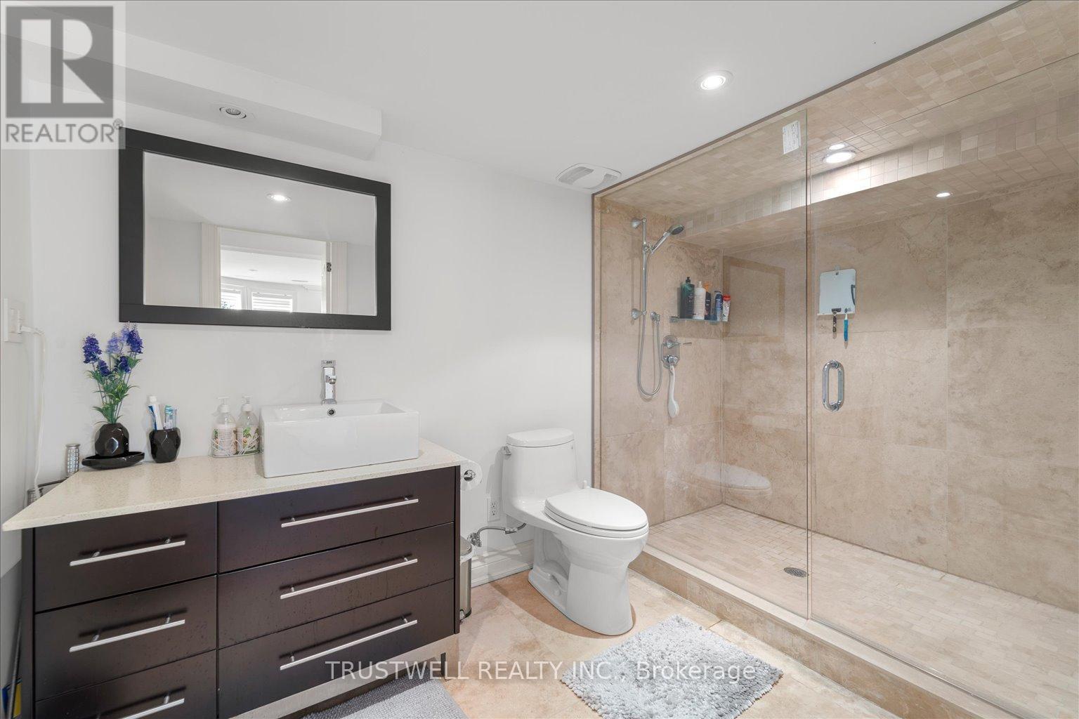 5 Royal Oak Drive, Toronto, Ontario  M3C 2M1 - Photo 41 - C12679074