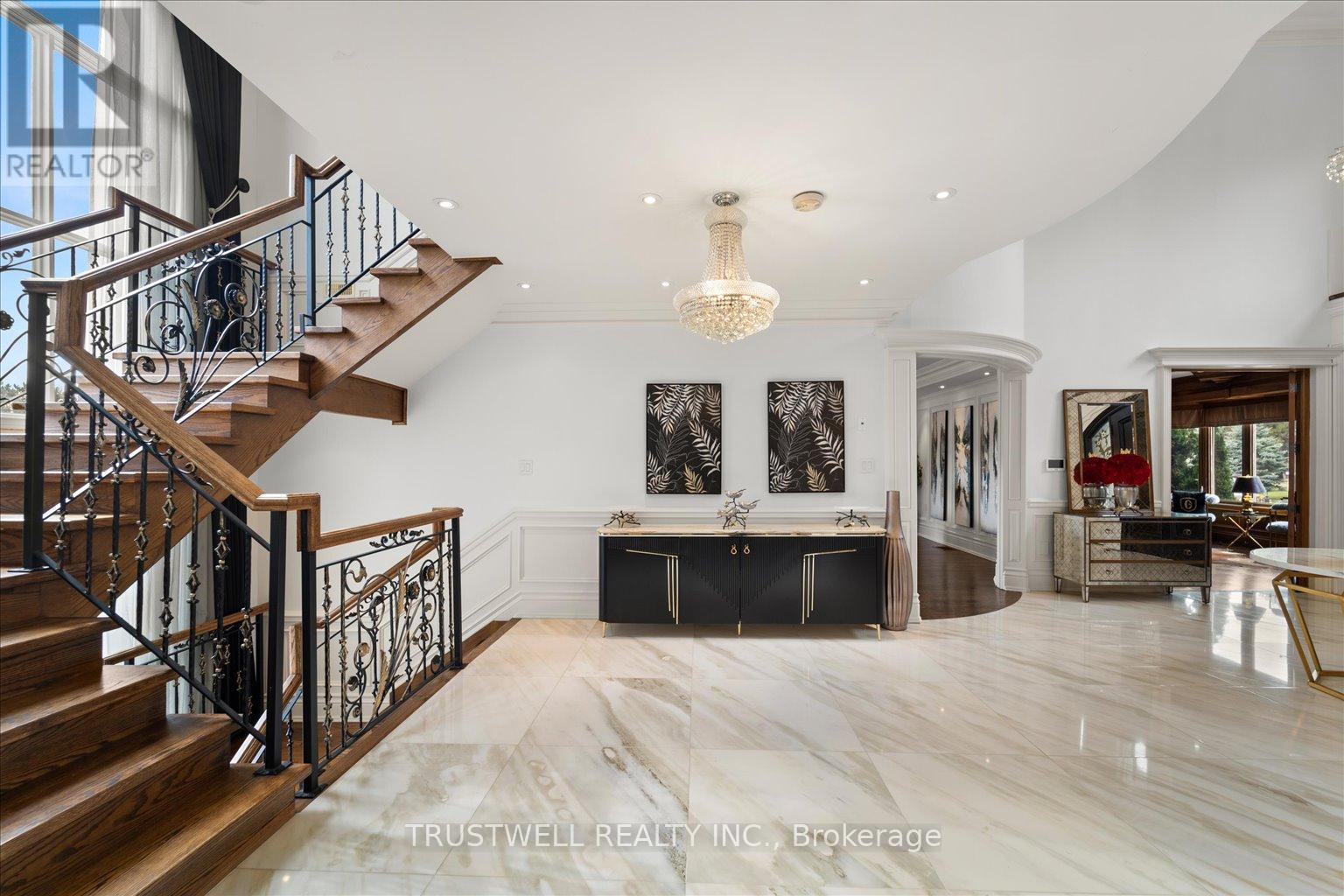 5 Royal Oak Drive, Toronto, Ontario  M3C 2M1 - Photo 5 - C12679074