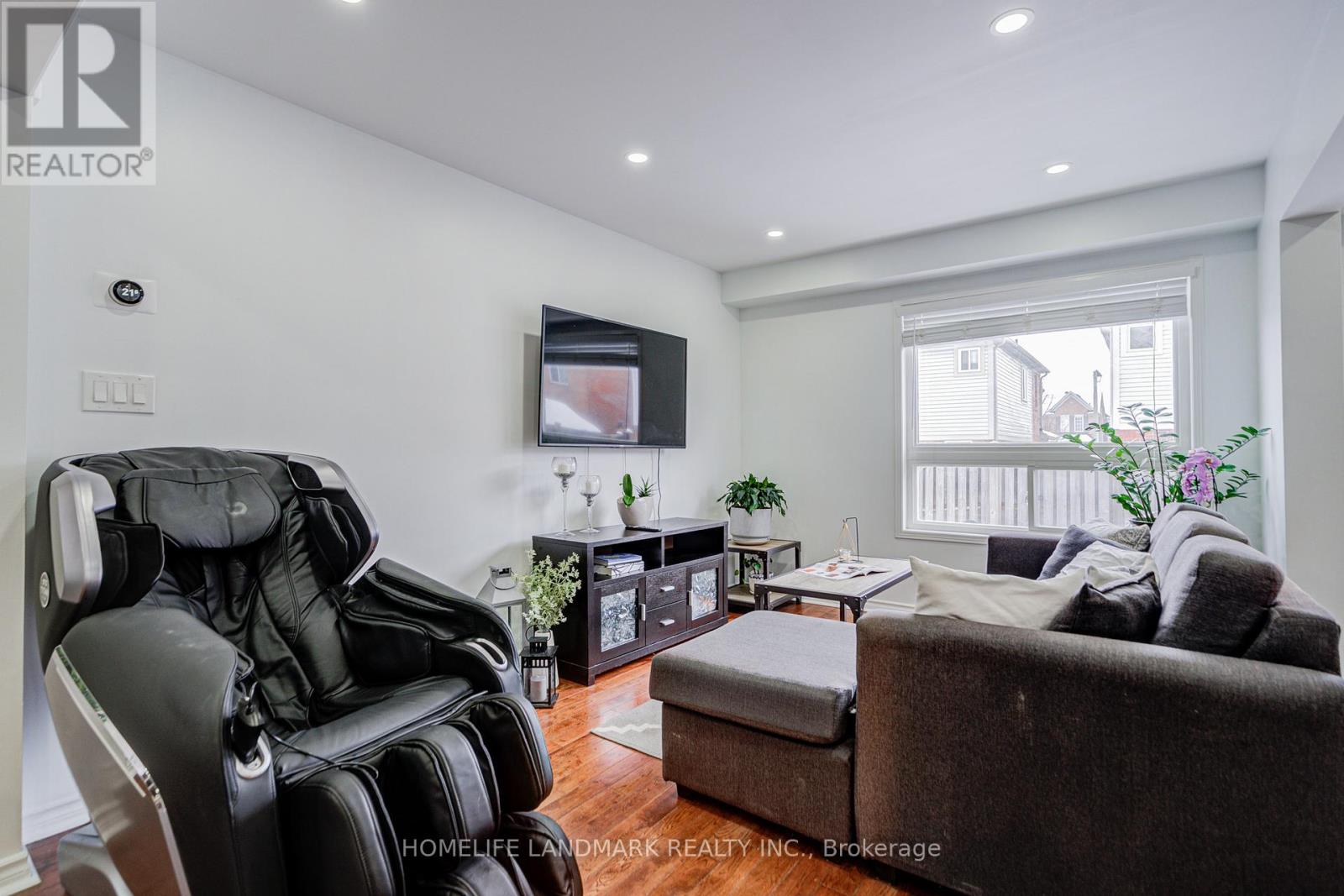 30 Richard Coulson Crescent, Whitchurch-Stouffville, Ontario  L4A 0G7 - Photo 11 - N12679072