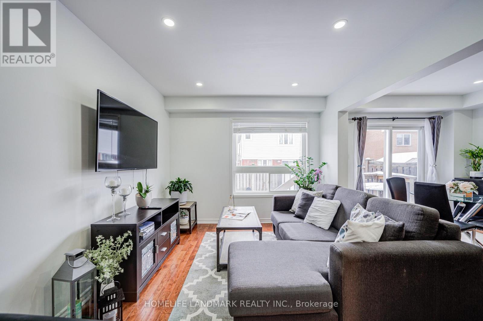 30 Richard Coulson Crescent, Whitchurch-Stouffville, Ontario  L4A 0G7 - Photo 12 - N12679072