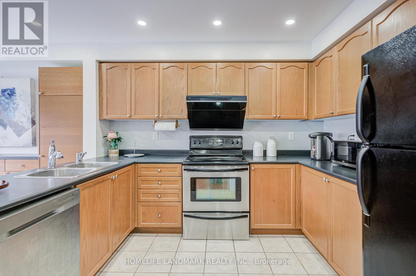 30 Richard Coulson Crescent, Whitchurch-Stouffville, Ontario  L4A 0G7 - Photo 15 - N12679072