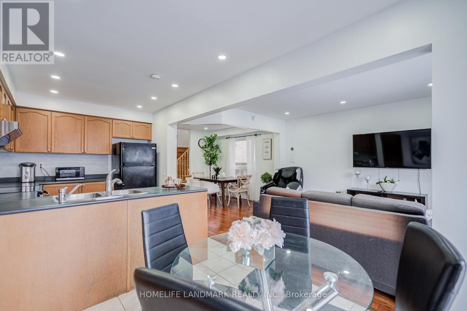 30 Richard Coulson Crescent, Whitchurch-Stouffville, Ontario  L4A 0G7 - Photo 21 - N12679072