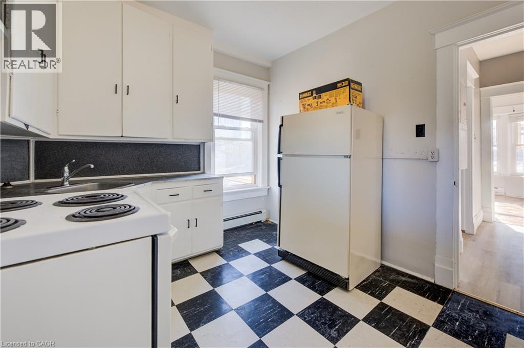 698 King Street W, Kitchener, Ontario  N2G 1E2 - Photo 8 - 40791675