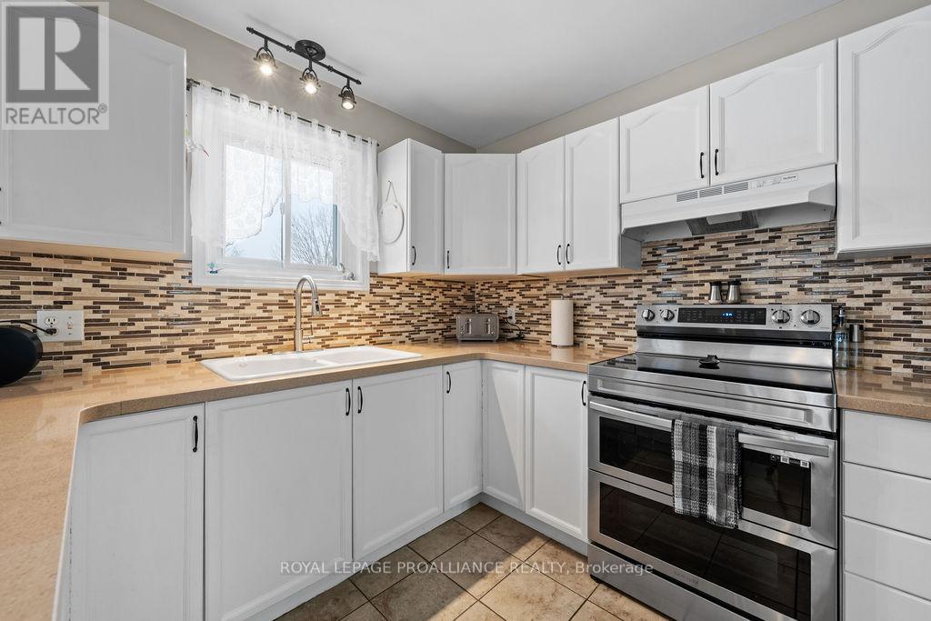 15 Gore Street, Loyalist, Ontario  K0H 2H0 - Photo 21 - X12679104