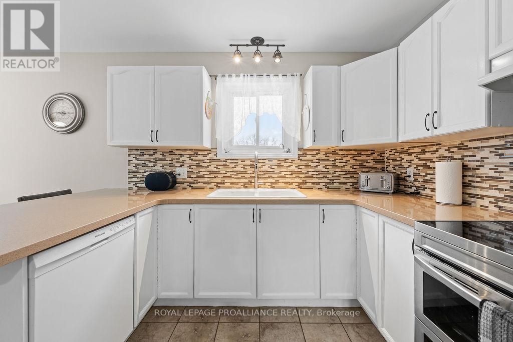 15 Gore Street, Loyalist, Ontario  K0H 2H0 - Photo 22 - X12679104