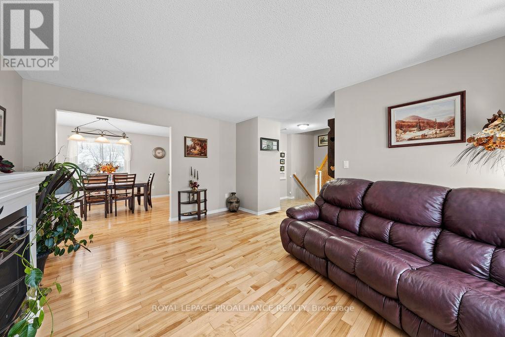 15 Gore Street, Loyalist, Ontario  K0H 2H0 - Photo 9 - X12679104