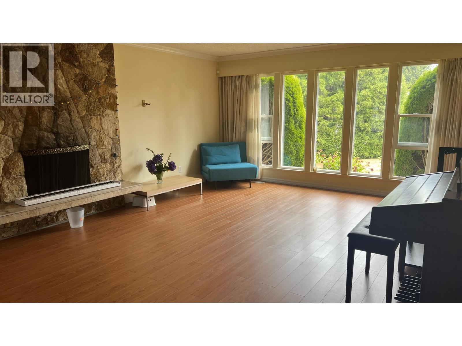 10811 Rosetti Court, Richmond, British Columbia  V7E 4B8 - Photo 3 - R3077697