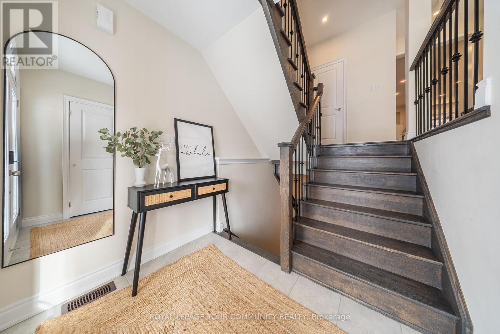 44 Janes Crescent, New Tecumseth, Ontario  L9R 0V9 - Photo 2 - N12679106