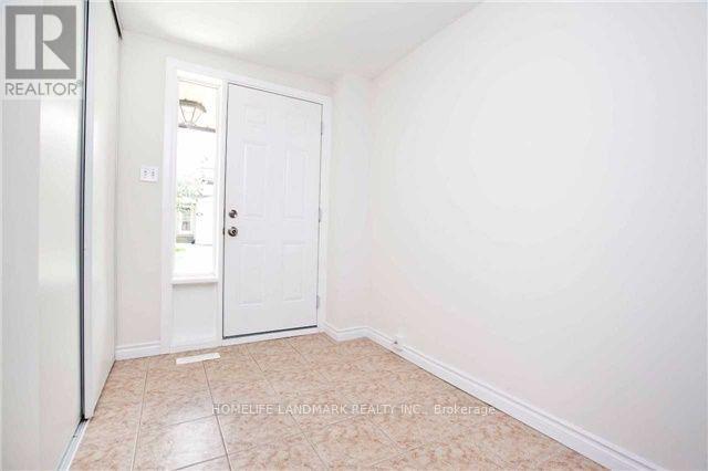 16 New Port Way, Markham, Ontario  L3T 5G4 - Photo 2 - N12679122