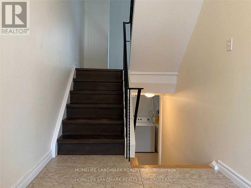 16 New Port Way, Markham, Ontario  L3T 5G4 - Photo 3 - N12679122