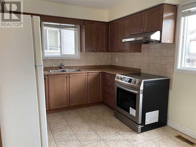 16 New Port Way, Markham, Ontario  L3T 5G4 - Photo 9 - N12679122