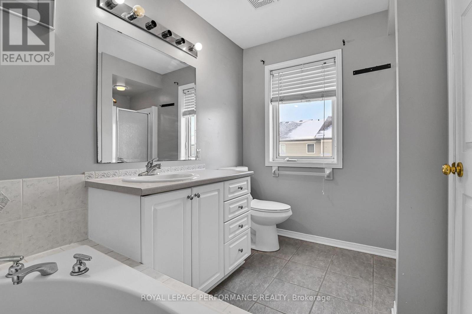 622 Louis Toscano Drive, Ottawa, Ontario  K4A 0B3 - Photo 19 - X12679128