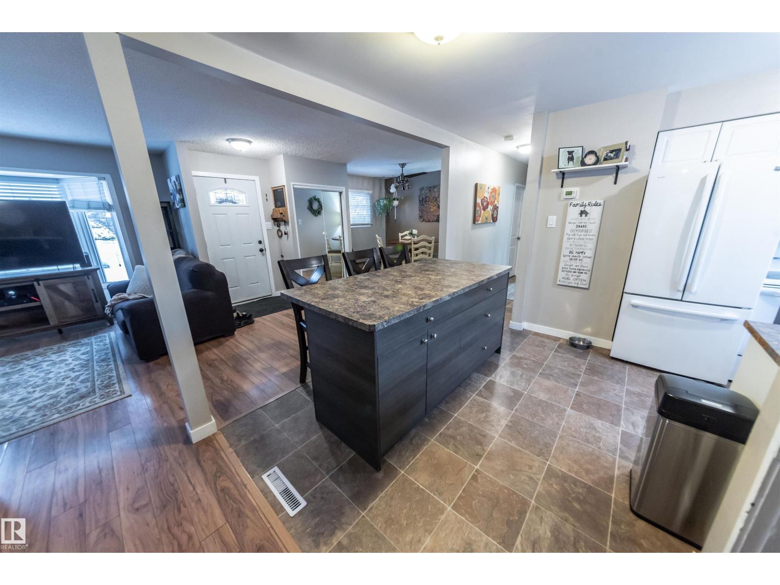 10792 165 St Nw, Edmonton, Alberta  T5P 3T5 - Photo 9 - E4468792