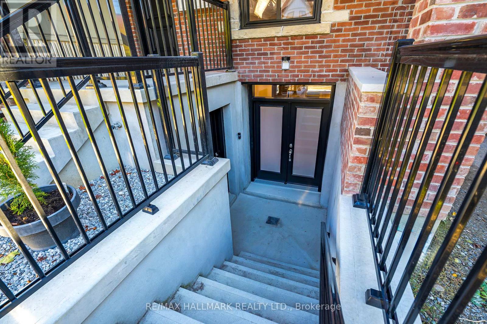 #1 Basement - 519 Gladstone Avenue, Toronto, Ontario  M6H 3J1 - Photo 2 - C12679134