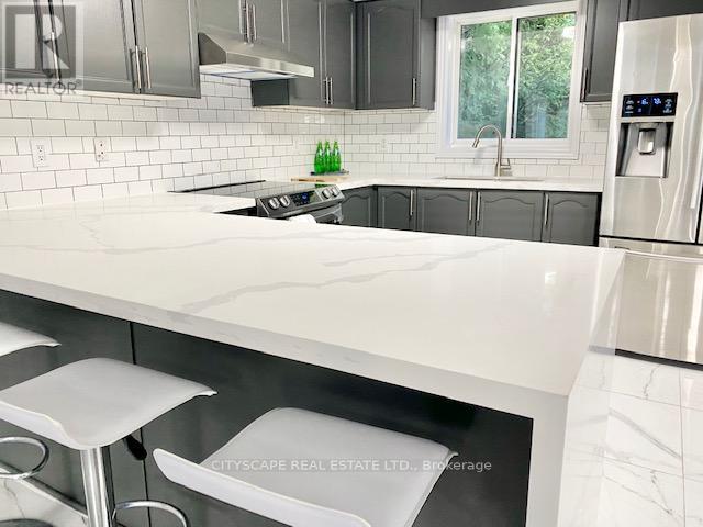 169 Cumming Drive, Barrie (Ardagh), Ontario L4N 0C8 - Photo 5 - S12679132