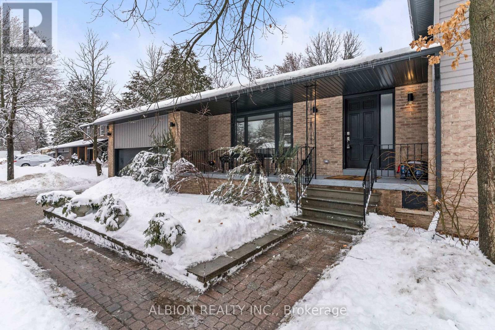 39 Westview Crescent, Caledon, Ontario  L7E 0E2 - Photo 2 - W12679138