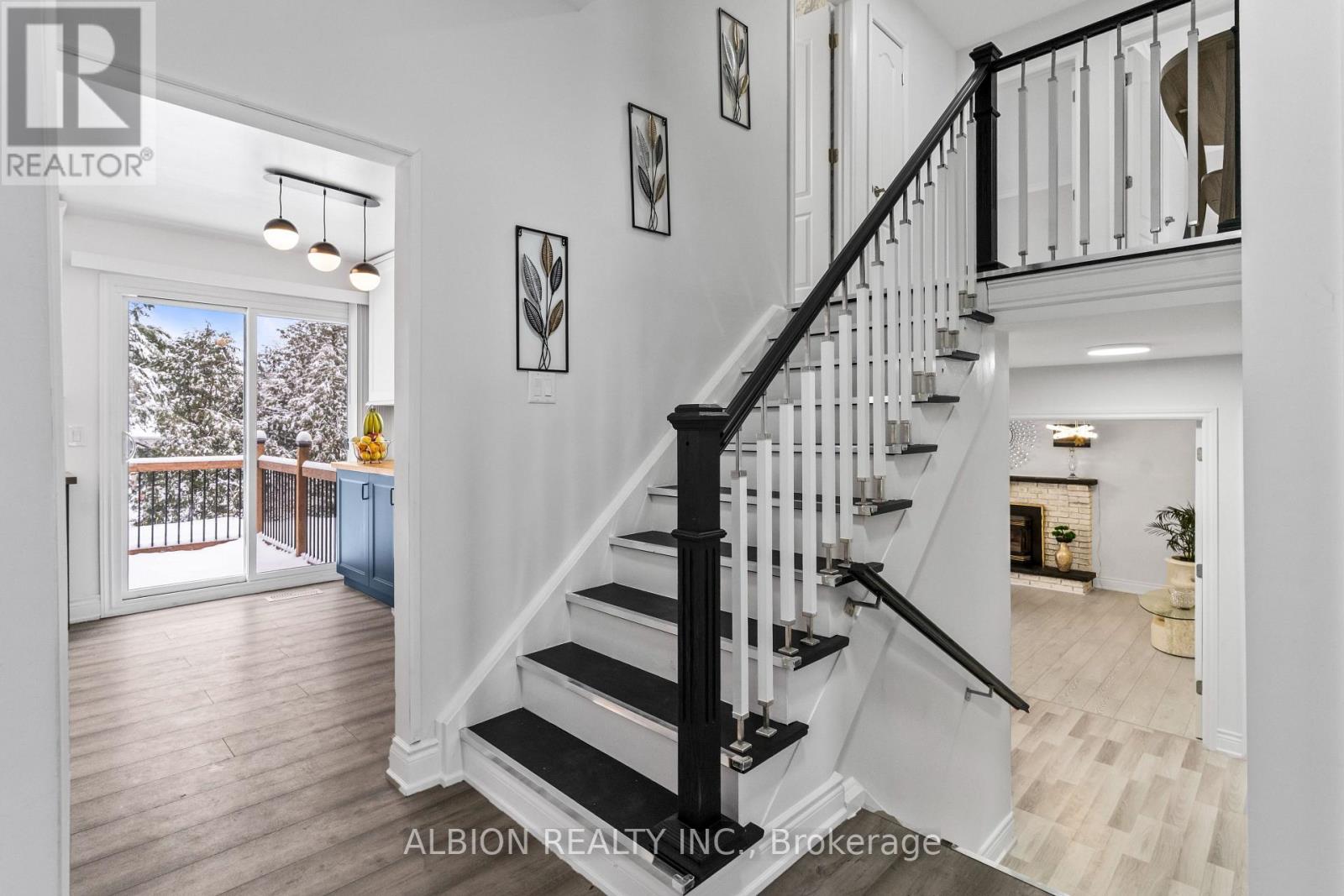 39 Westview Crescent, Caledon, Ontario  L7E 0E2 - Photo 9 - W12679138