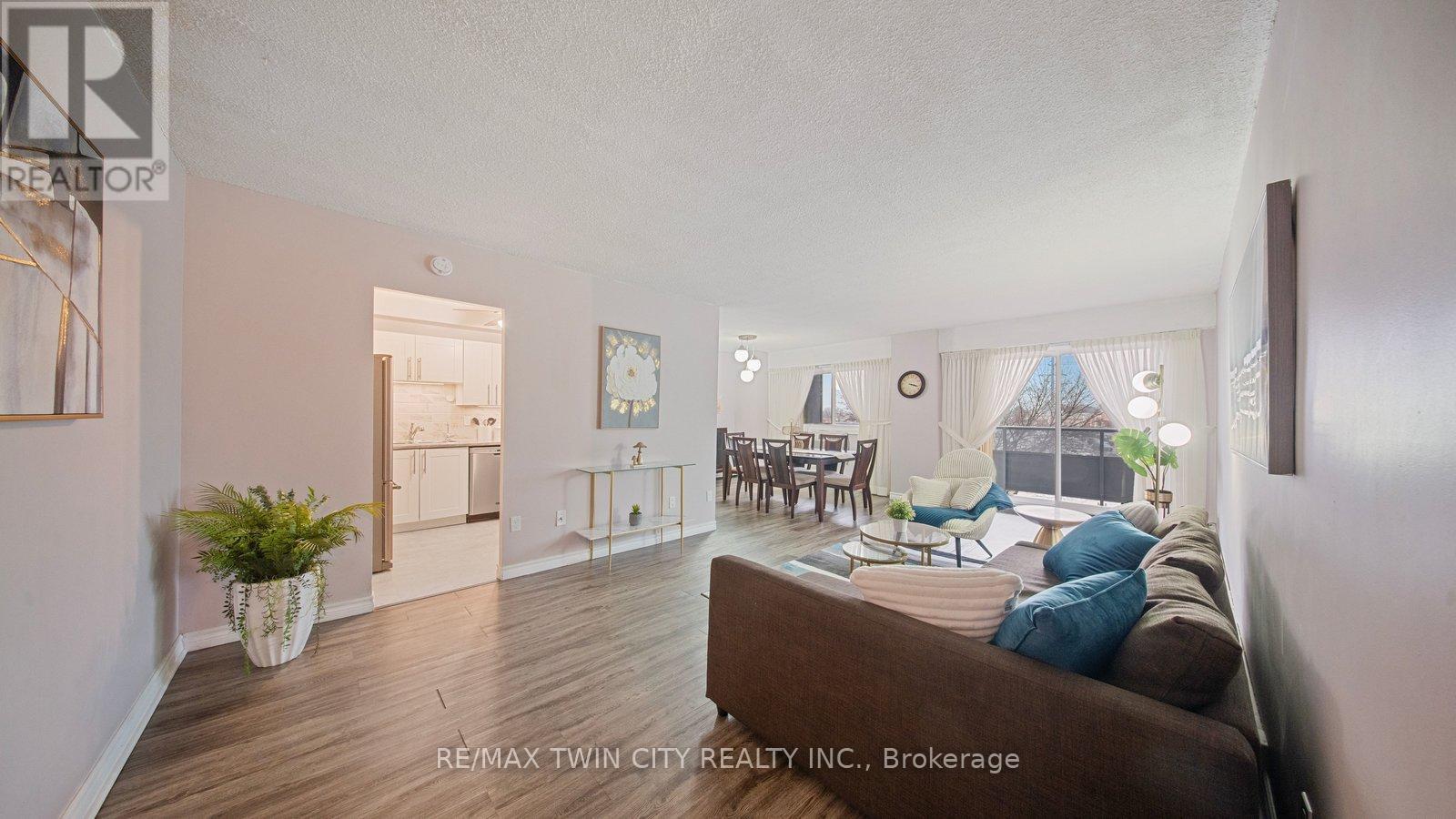 300 - 640 West Street W, Brantford, Ontario  N3R 6M3 - Photo 11 - X12679148