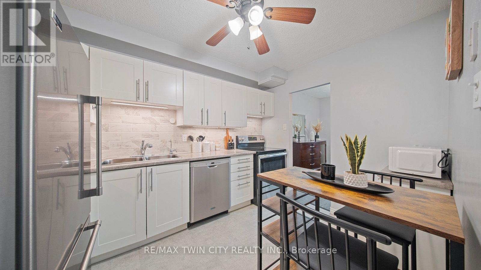 300 - 640 West Street W, Brantford, Ontario  N3R 6M3 - Photo 18 - X12679148