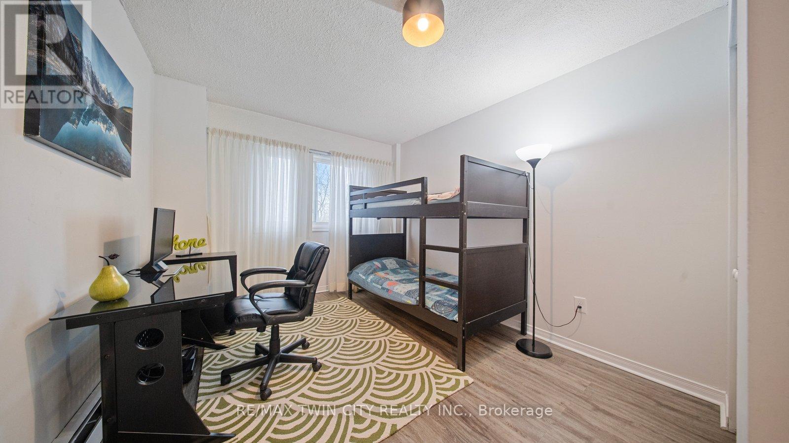 300 - 640 West Street W, Brantford, Ontario  N3R 6M3 - Photo 22 - X12679148