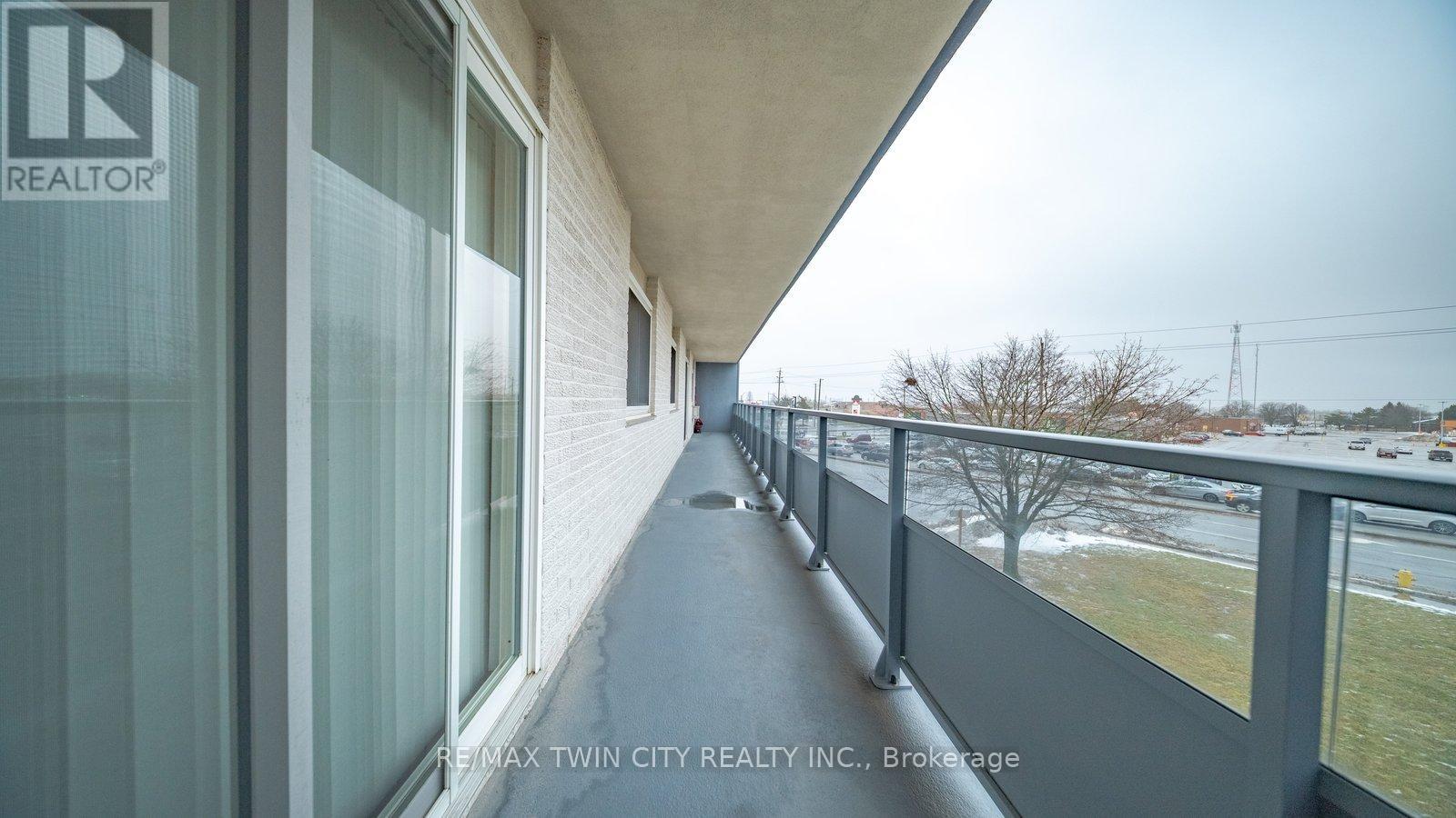 300 - 640 West Street W, Brantford, Ontario  N3R 6M3 - Photo 32 - X12679148