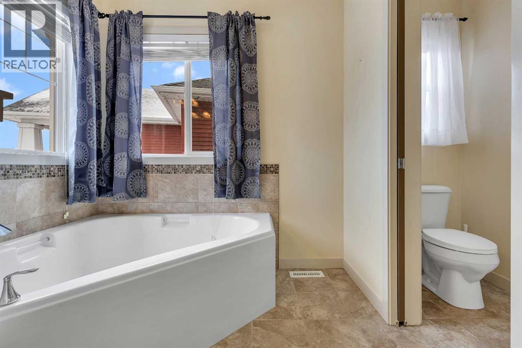 7 Westridge Green, Okotoks, Alberta  T1S 0J9 - Photo 38 - A2277775