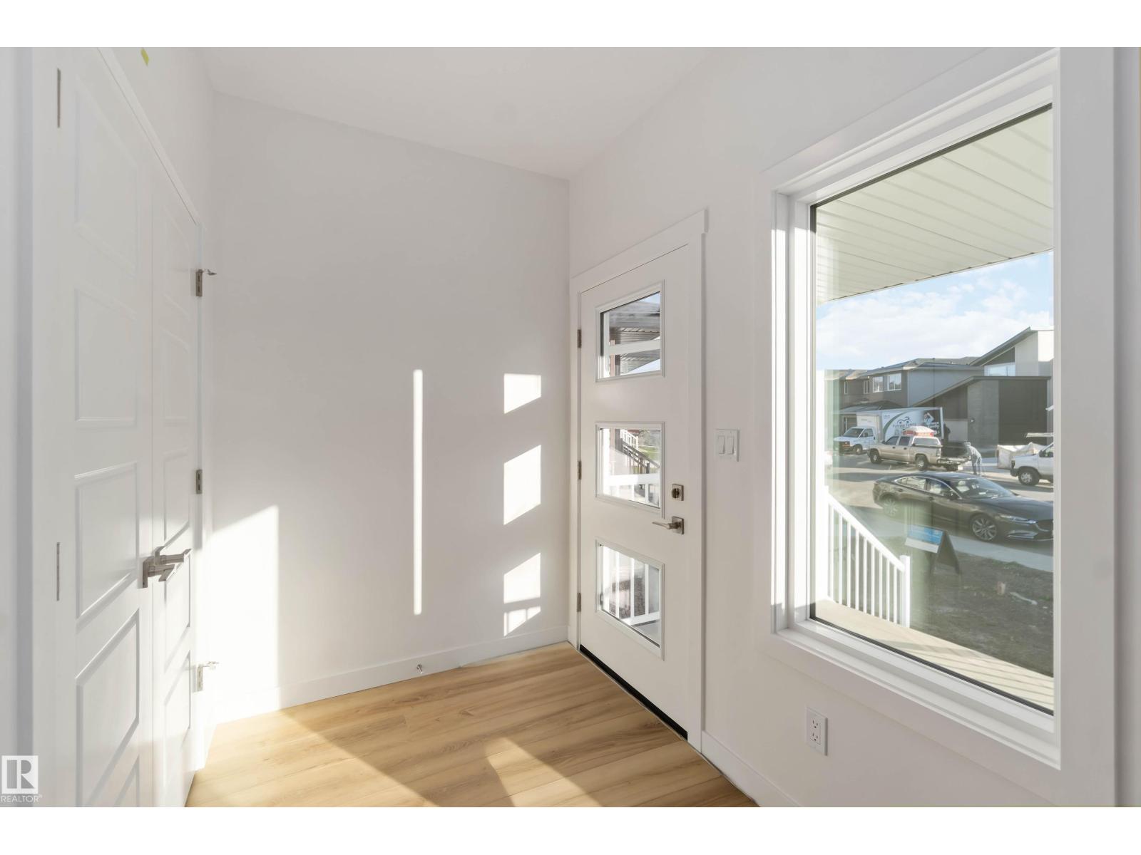 17306 6a St Ne, Edmonton, Alberta  T5Y 4J7 - Photo 5 - E4469494