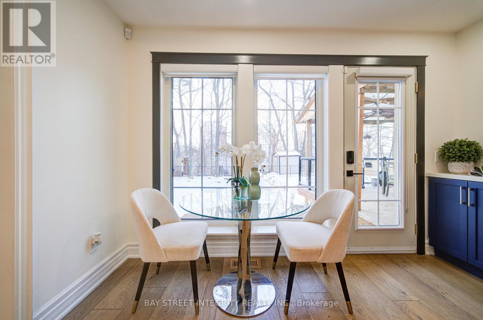 409 River Side Drive, Oakville, Ontario  L6K 3N6 - Photo 22 - W12674954