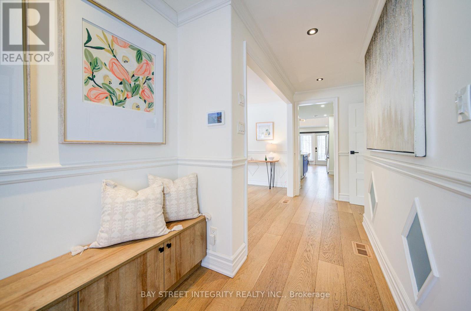 409 River Side Drive, Oakville, Ontario  L6K 3N6 - Photo 4 - W12674954