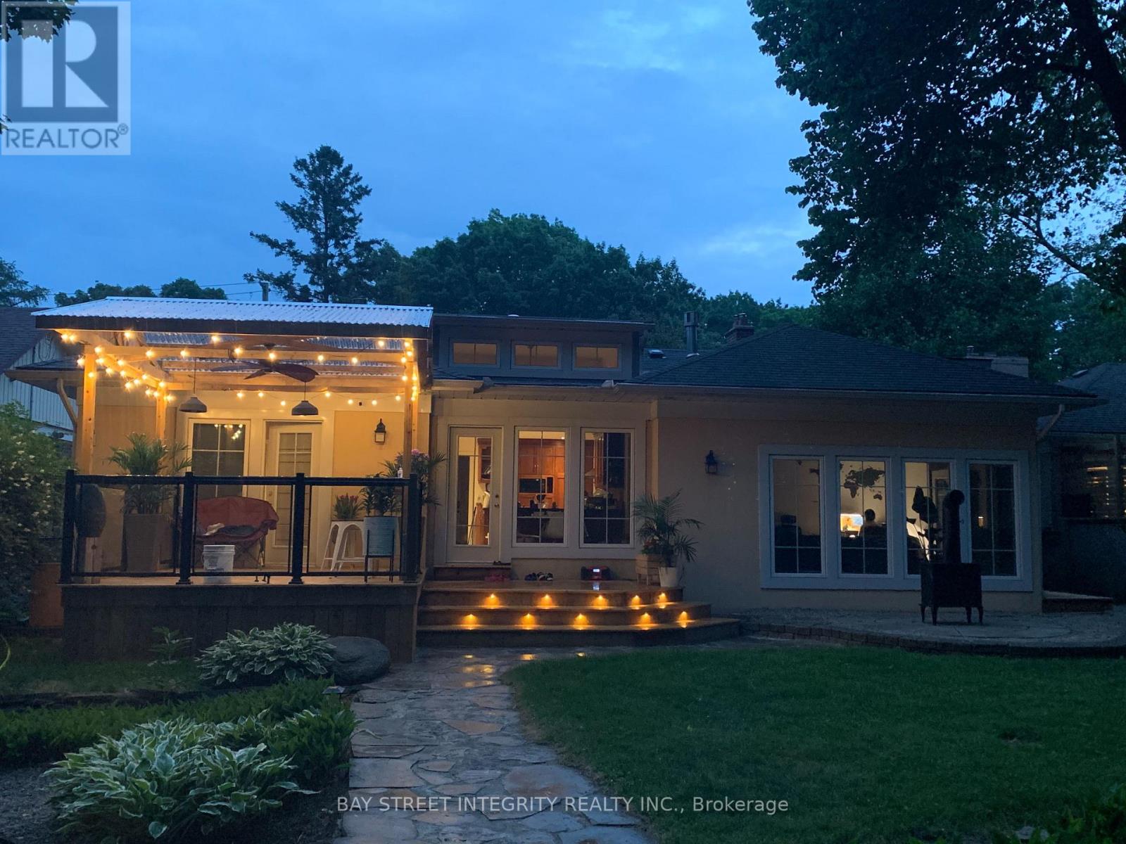 409 River Side Drive, Oakville, Ontario  L6K 3N6 - Photo 49 - W12674954