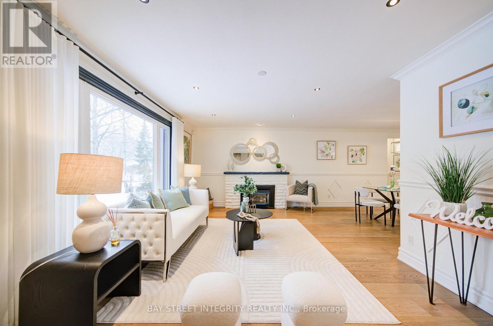 409 River Side Drive, Oakville, Ontario  L6K 3N6 - Photo 6 - W12674954