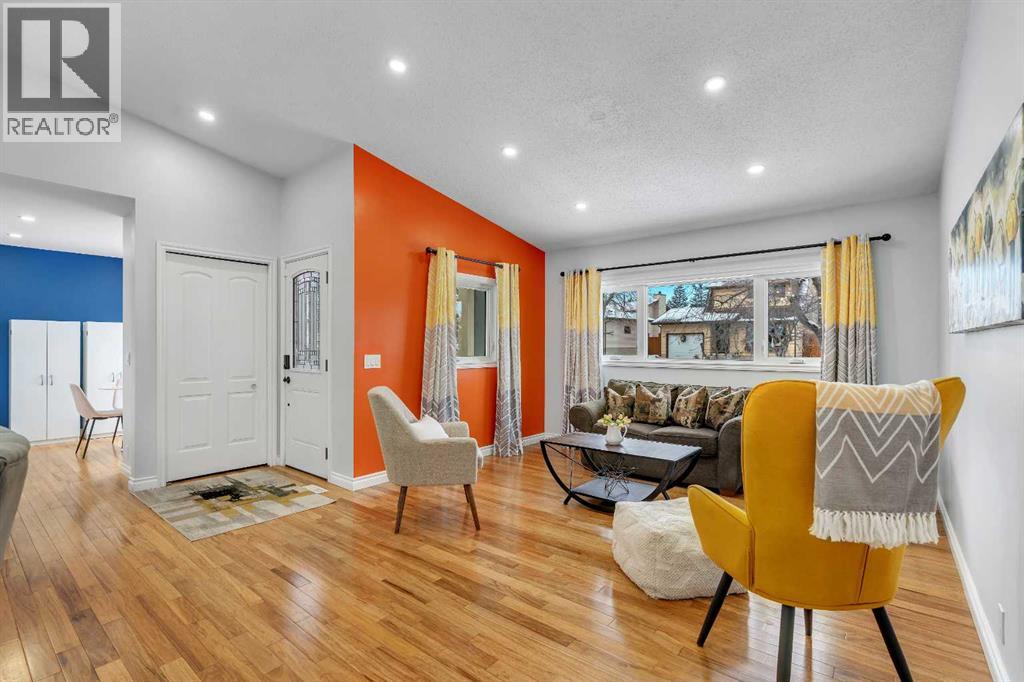 103 Bermuda Way Nw, Calgary, Alberta  T3K 1H1 - Photo 3 - A2277322