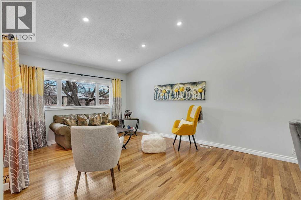 103 Bermuda Way Nw, Calgary, Alberta  T3K 1H1 - Photo 5 - A2277322