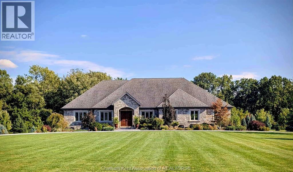 MLS# 25022667: 626 Gregory DRIVE East, Chatham-Kent, Canada