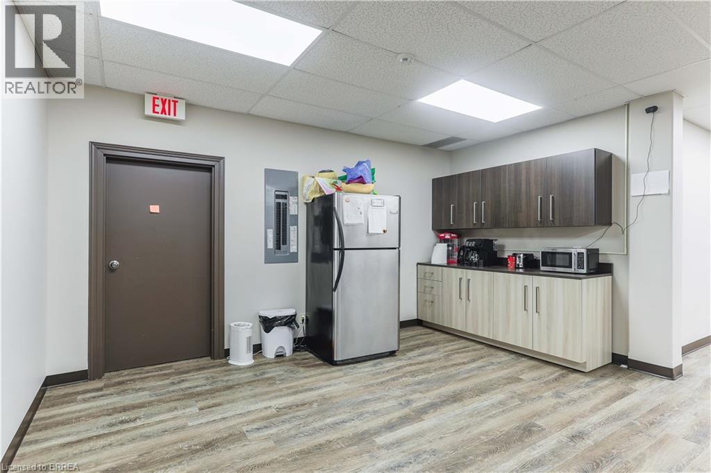 30 Brant Avenue Unit# B.3, Brantford, Ontario  N3T 3G6 - Photo 16 - 40696692