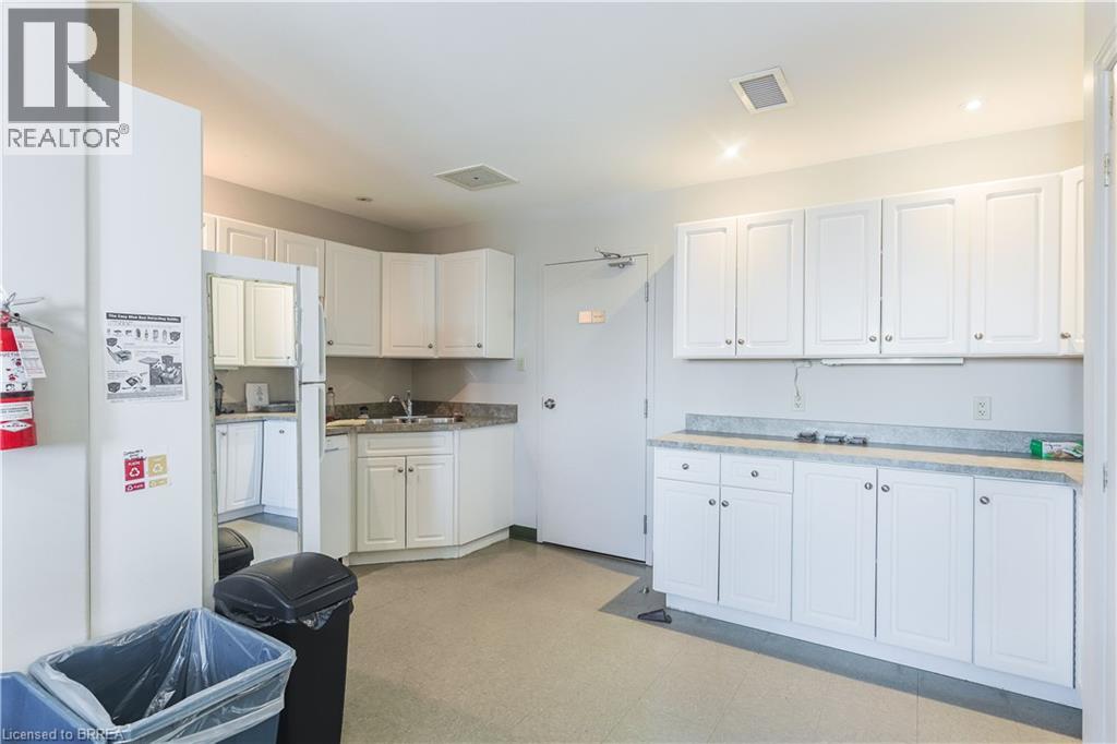 30 Brant Avenue Unit# B.3, Brantford, Ontario  N3T 3G6 - Photo 21 - 40696692
