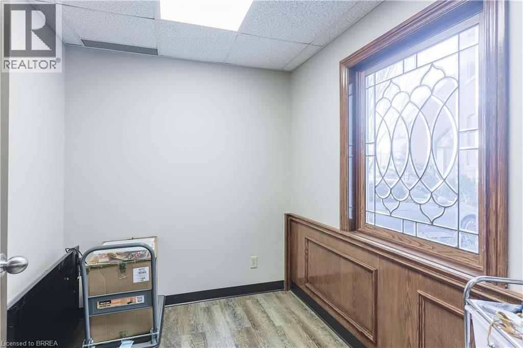 30 Brant Avenue Unit# B.3, Brantford, Ontario  N3T 3G6 - Photo 24 - 40696692