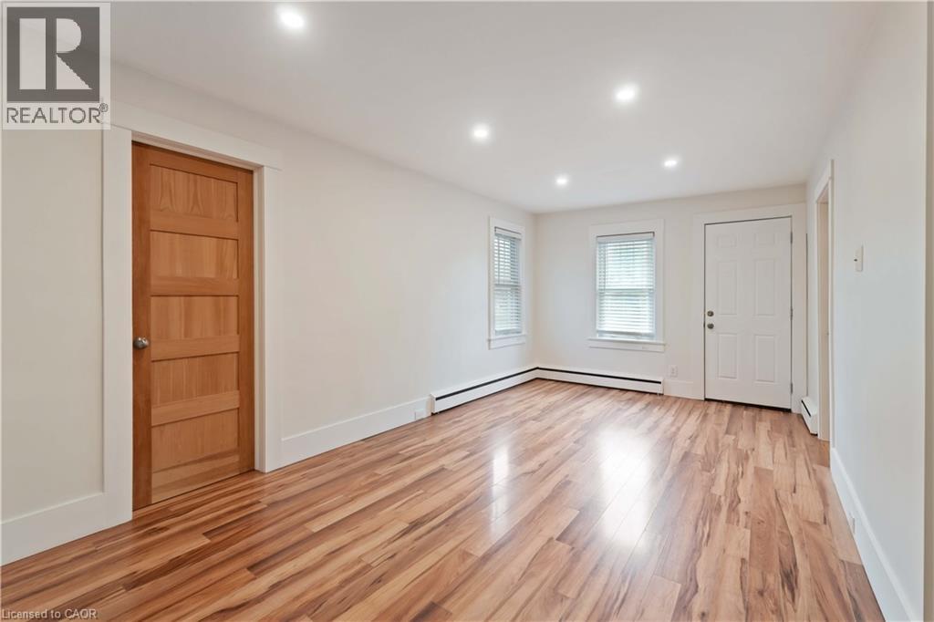 543 Vine Street, St. Catharines, Ontario  L2M 3T5 - Photo 5 - 40774257