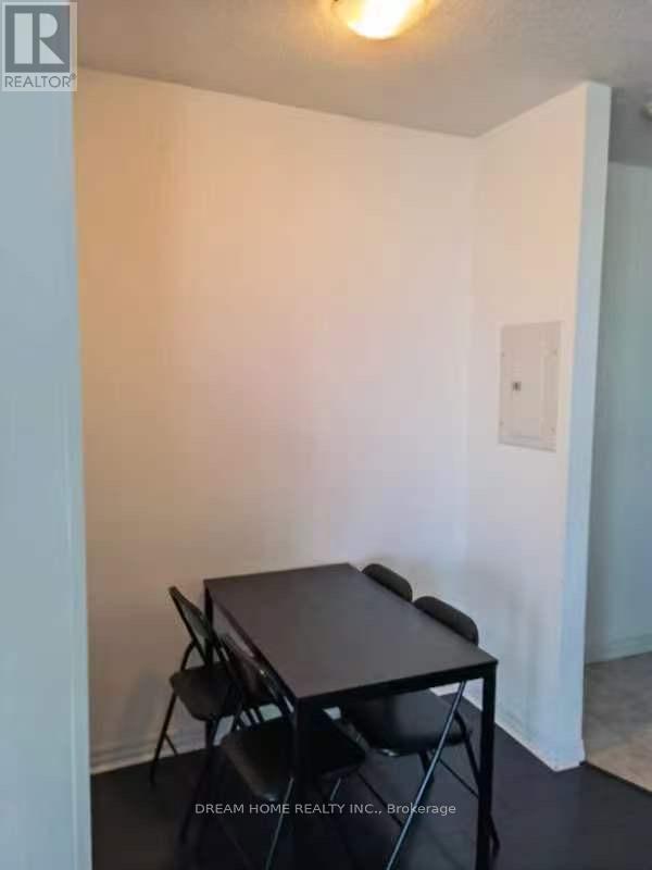 2407 - 225 Webb Drive, Mississauga, Ontario  L5B 4P2 - Photo 3 - W12679178