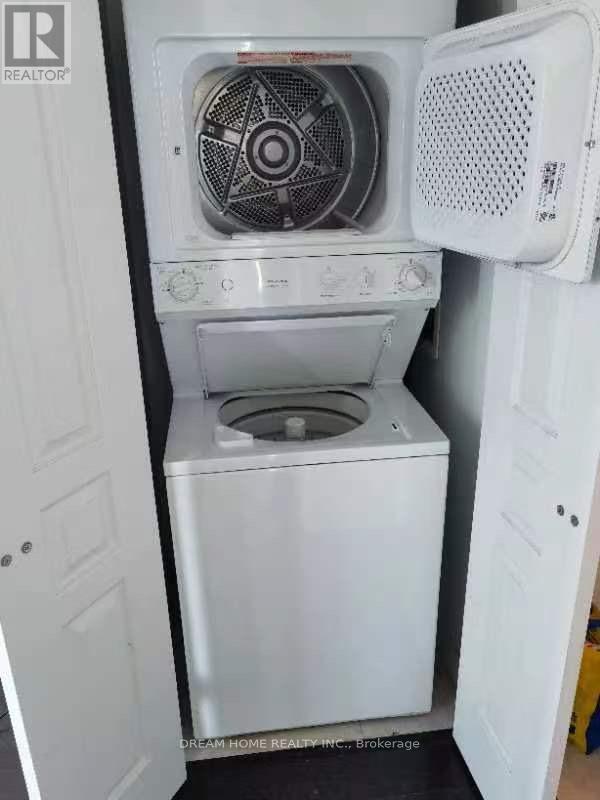 2407 - 225 Webb Drive, Mississauga, Ontario  L5B 4P2 - Photo 7 - W12679178