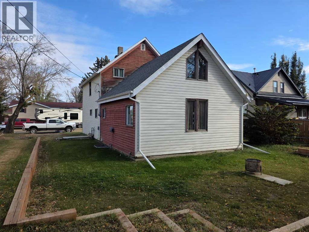 5033 48 Street, Sedgewick, Alberta  T0B 4C0 - Photo 3 - A2262440