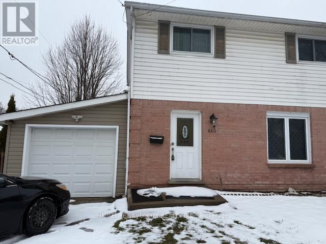 860 Trafalgar Street, London East, Ontario  N5Z 4W4 - Photo 3 - X12670142