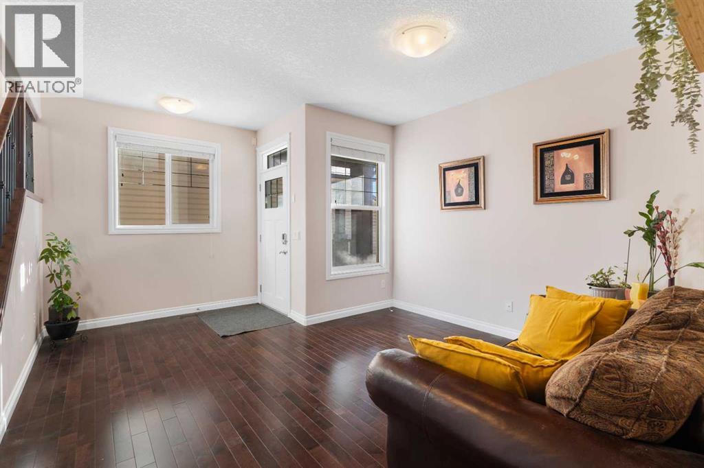 529 Saddlelake Drive Ne, Calgary, Alberta  T3J 0R5 - Photo 3 - A2268914